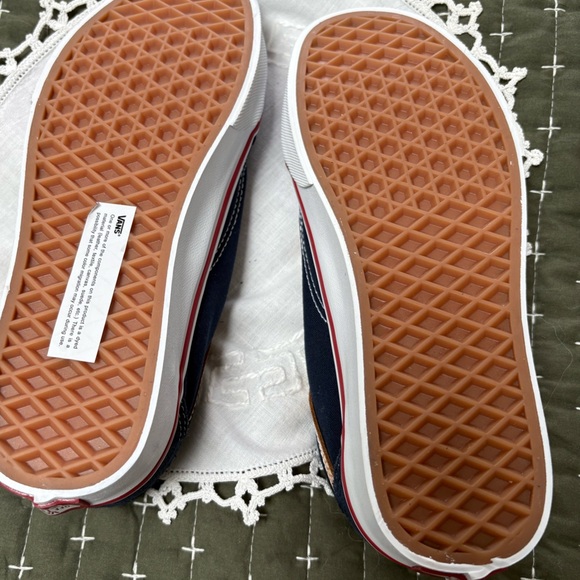 Vans Old Skool Navy Blue and Gold Size 6.5 Women NWT - Picture 4 of 6